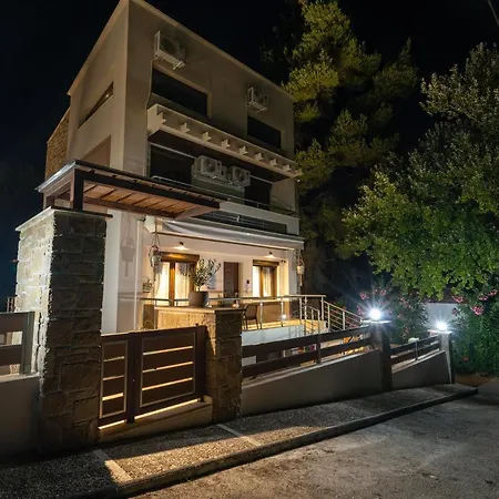 νεφέλη: ολόκληρο σπίτι για αξέχαστες διακοπές στη σιβηρή Siviri